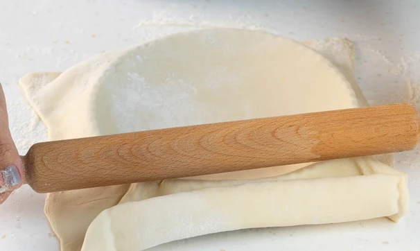 Слоёный пирог с&nbsp;творогом и&nbsp;изюмом, шаг 4/8