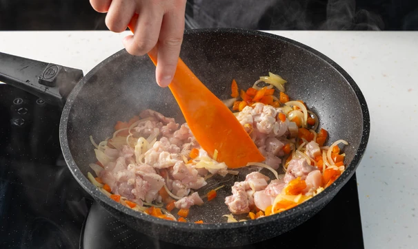 Запеканка с&nbsp;бататом и&nbsp;курицей, шаг 5/8