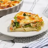 Запеканка с&nbsp;сёмгой и&nbsp;брокколи