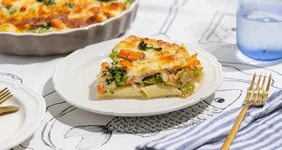 Запеканка с&nbsp;сёмгой и&nbsp;брокколи