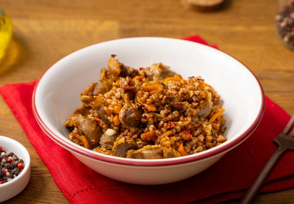 Рецепт «Куриные желудки с&nbsp;гречкой»