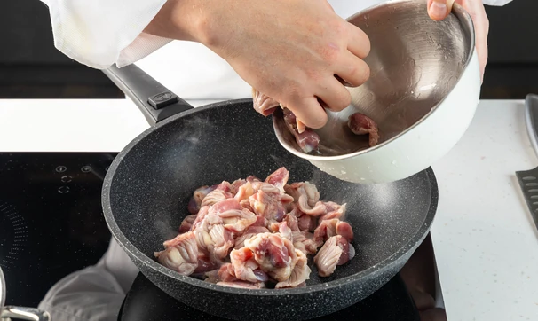 Куриные желудки с&nbsp;гречкой, шаг 3/10