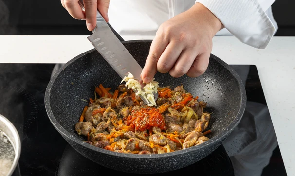 Куриные желудки с&nbsp;гречкой, шаг 7/10