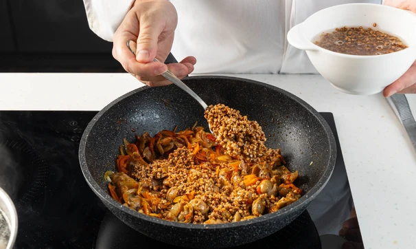 Куриные желудки с&nbsp;гречкой, шаг 8/10