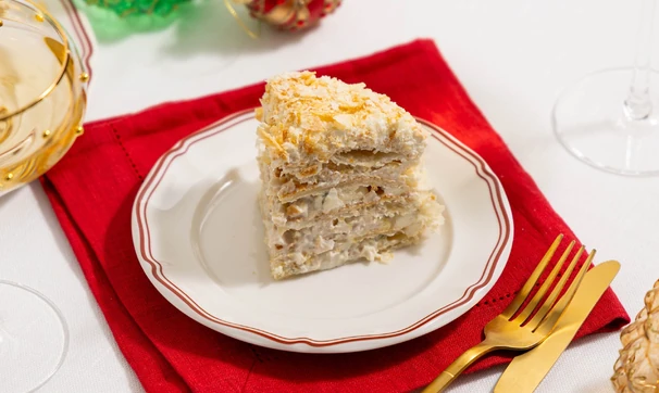 Закусочный «Наполеон» с&nbsp;сыром, ветчиной и&nbsp;ананасом, шаг 10/10