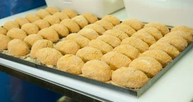 Как делают котлеты по-киевски