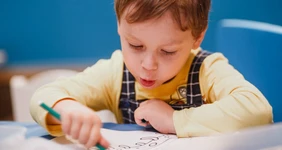 Развлекаем ребёнка, пока работаем на удалёнке