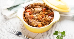Гречка с индейкой в горшочке