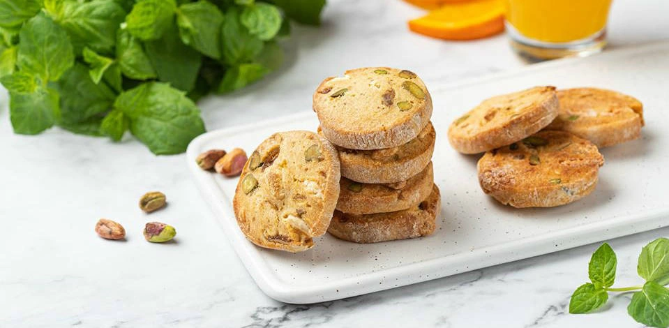 Блинчики со щукой и&nbsp;печенье с&nbsp;инжиром и&nbsp;фисташками: новинки недели