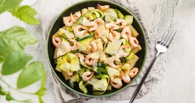 Паста с цукини и креветками