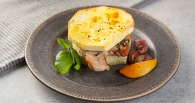 Стейки индейки, запечённые с ямсом и чесноком