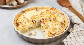 Киш с грибами и курицей