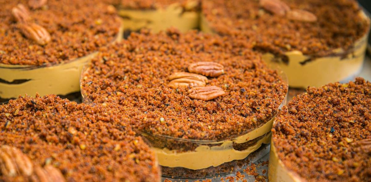 Торт ВкусВилл морковный с пеканом: секрет успеха