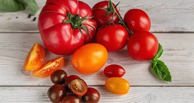 Помидоры ВкусВилл: выбираем из красных, розовых и жёлтых