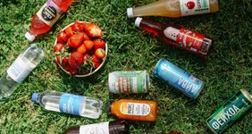 Квас, морсы, смузи и соки: какие напитки выбрать, чтобы утолить жажду?