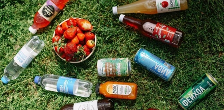 Квас, морсы, смузи и соки: какие напитки выбрать, чтобы утолить жажду?