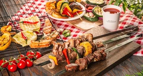 Молоко, чай и пиво: маринуем шашлык в любимых напитках