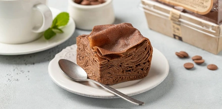 Молодые яблоки и&nbsp;блинный торт с&nbsp;шоколадным кремом: новинки недели 