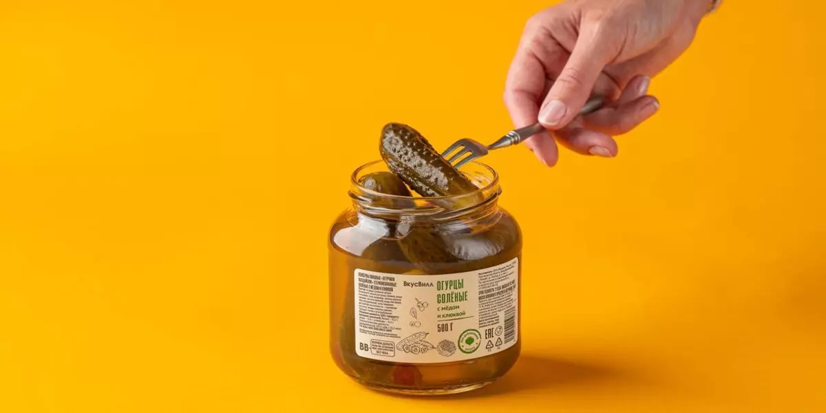 Медовые огурцы: 11 необычных продуктов «ВкусВилл» с добавлением мёда