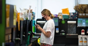 Уникальные товары из ВкусВилла: детские сардельки, безлактозное молоко, витамин B12 