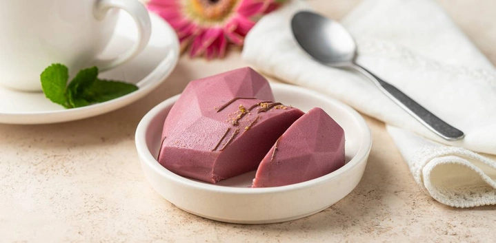 Веганское пирожное и&nbsp;шашлычки из&nbsp;креветок: новинки недели с&nbsp;кешбэком