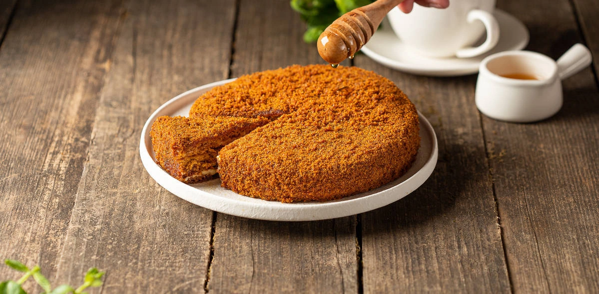 Сравниваем домашний и&nbsp;покупной медовик: различия в&nbsp;составах