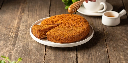 Сравниваем домашний и&nbsp;покупной медовик: различия в&nbsp;составах