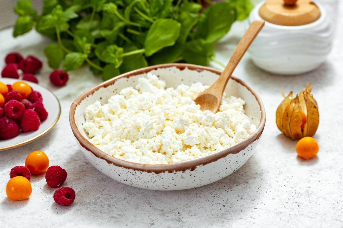 От горячего до десерта: 10 рецептов из творога, которые не займут много времени