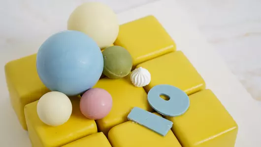 Торт-кубик «Шары» Торт-кубик «Шары»