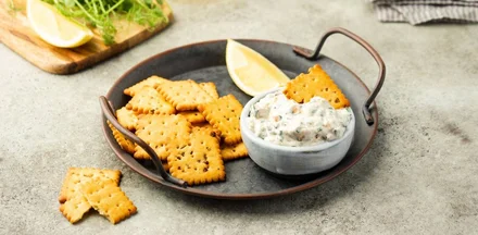 Чем угостить гостей на скорую руку: закуски и простые рецепты