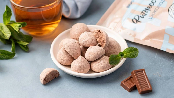 Сосиски из&nbsp;рубленого филе и&nbsp;шоколадное безе без&nbsp;сахара: новинки недели