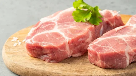 Как выбрать свежее мясо: определяем на цвет, запах и упругость