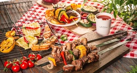 Шашлык из свинины: рецепты с луком, соком, необычные маринады