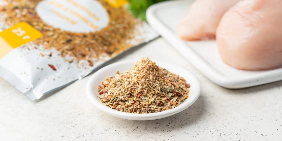 …приправу для куриной грудки, для запечённых овощей, а также корицу молотую из Шри-Ланки, желатин, кислоту лимонную