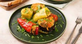Фаршированные овощи с вегетарианской начинкой