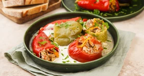 Фаршированные овощи с индейкой и рисом