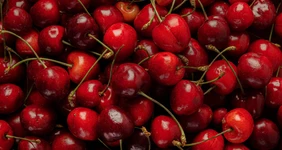 Черешня: полезные свойства летней ягоды