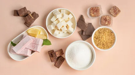 Что такое сахар: честно про добавленный и нашу любовь к сладкому