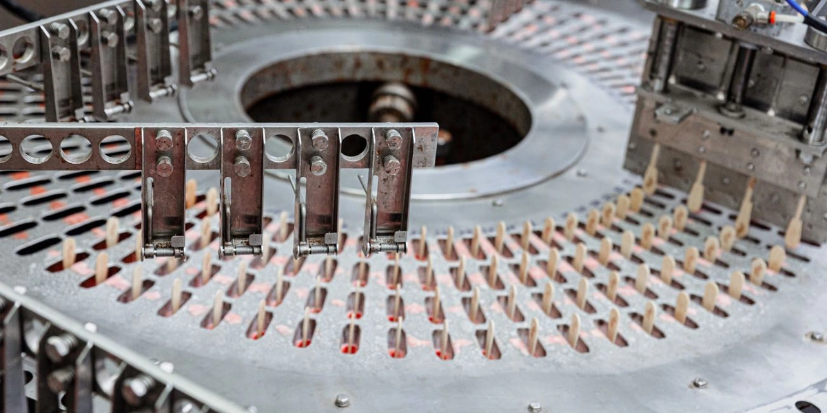 Чтобы продукт охладился, должно пройти время. Поэтому барабан, внутри&nbsp;которого поддерживается температура -36 градусов, движется медленно 