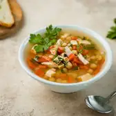 Быстрый суп с&nbsp;нутом и&nbsp;курицей