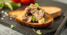 Паштет из куриной печени с белыми грибами