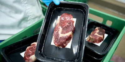 Мясо в&nbsp;вакууме проходит процесс длительного вызревания. Чем «старее» мясо, тем более нежным и&nbsp;сочным оно будет