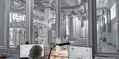 Весь завод детского питания управляется с&nbsp;операторского пункта с&nbsp;помощью компьютера. Человеческий фактор полностью исключён, автоматизированный процесс гарантирует стабильное качество и&nbsp;единый вкус продукта