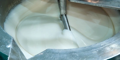 А cream-слайм больше напоминает кондитерское изделие