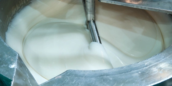 А cream-слайм больше напоминает кондитерское изделие