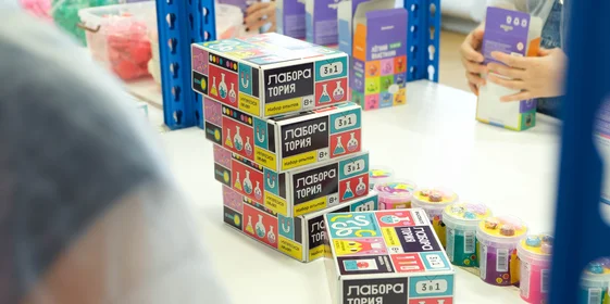 Наборы опытов — идеальная возможность познакомить детей с миром науки и при этом не дать им заскучать. В наборе вас ждёт всё необходимое для проведения увлекательных экспериментов в домашних условиях