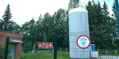 На заводе построены очистные сооружения для воды. Вся вода, которая образуется во время производственной деятельности, проходит специальную очистку