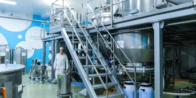 В одну зубную пасту может входить около 20 компонентов: каждый из них отвешивается и загружается в реактор согласно технологической карте