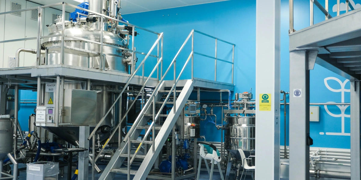 Процесс смешивания ингредиентов в&nbsp;реакторах называется варкой. Этот процесс, в&nbsp;зависимости от&nbsp;сложности рецептуры, длится около&nbsp;3-4 часов