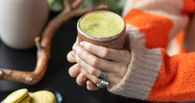 Что такое матча, почему он так популярен и чем полезен